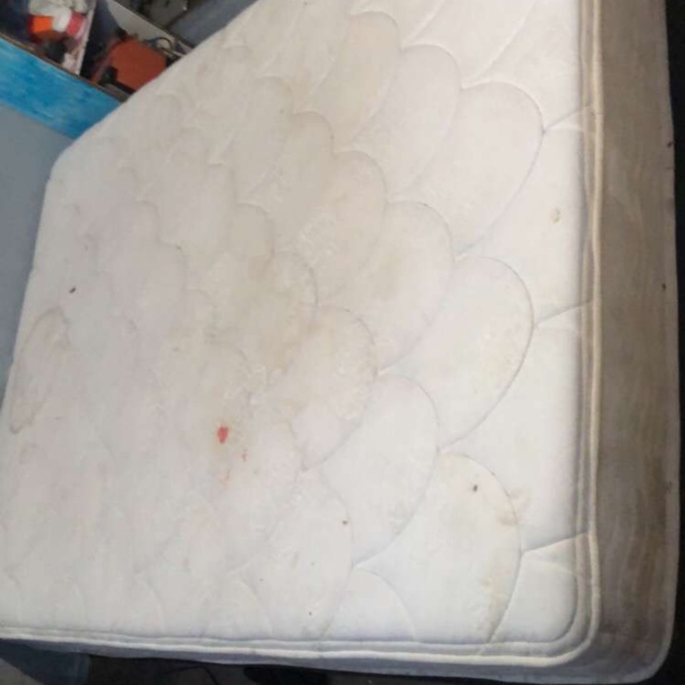 Full size mattress with box spring